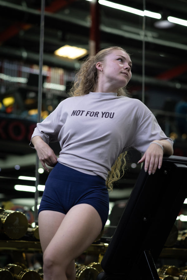 Oversize T-Shirt – Minimal, Bold, Timeless